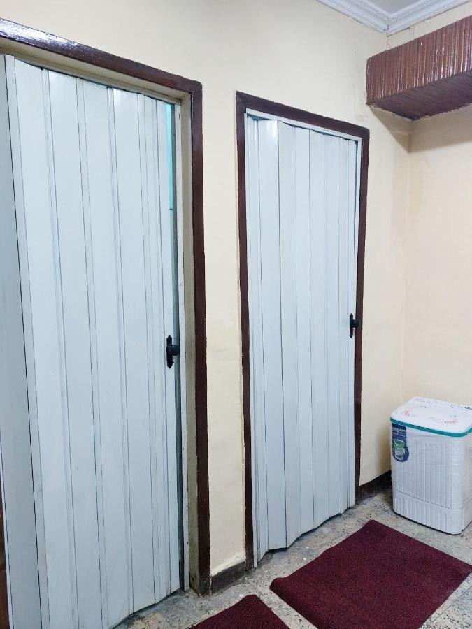 شقة فندقية بجوار محطة مترو الدقي *